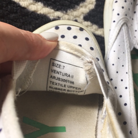 Roxy Size 7! - Picture 7 of 7